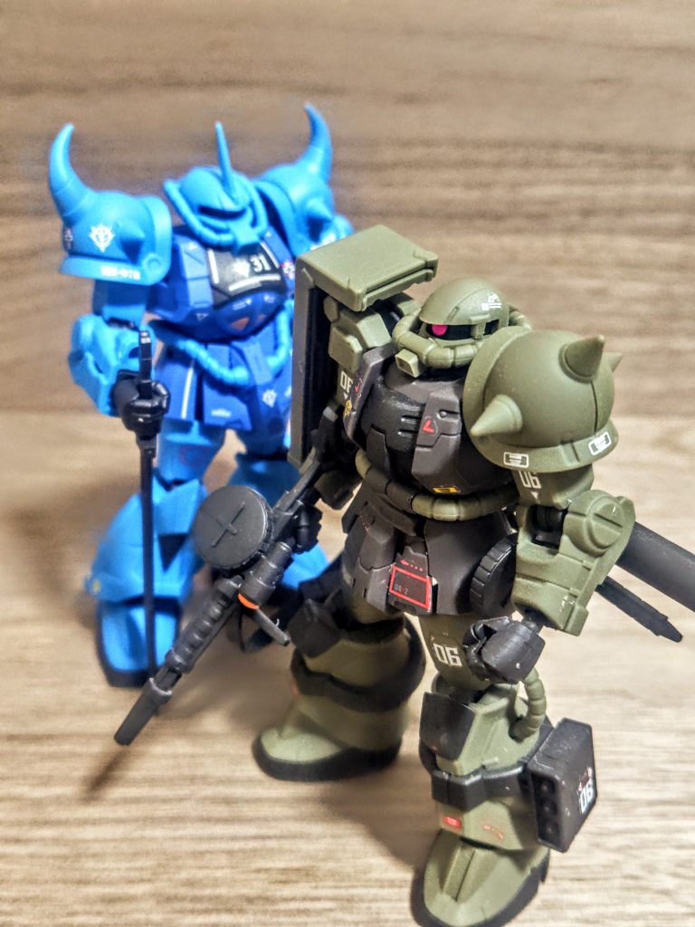 というわけでGフレームFAからリアルタイプカラー版ザクⅡでした。良いものです、複数集めたくなりますが、なかなか難しい。スタイリングは本当に好みが別れますね、これは好きな人にはたまらないでしょう。私は高機動型ザクⅡの方がこってり感が丁度いいかなと思うので、あちらのほうが好きです。確か次の弾では旧ザクが来るはずで、それは結構期待してるんですよね。ジフレドも、せっかくジークアクスが居てくれてるので並べたくなる。となるとジフレドのHGも、それは作れるのだろうか(泣)、あの苦行をもう一度やるのか、嫌だ、悩ましいです。それではまた次回、ありがとうございました。