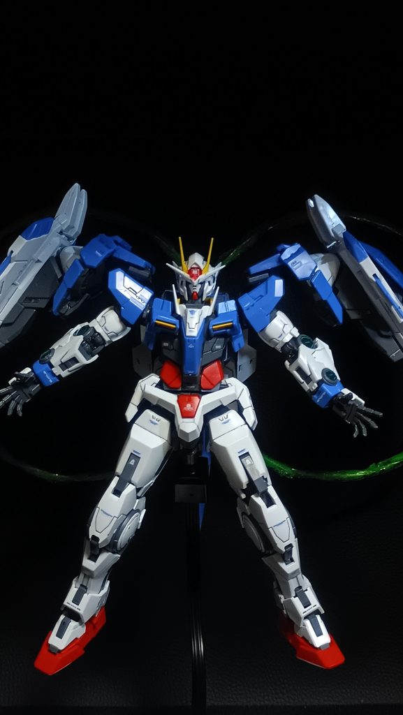 今回、工作した光の輪。後ろにうっすらと。