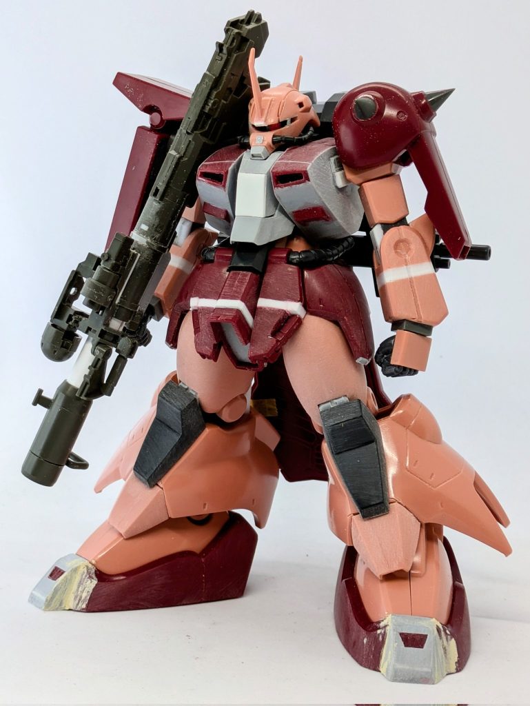 足首の先端のラインがぬるぬるですのでプラ板を貼って削り込み。フロントスカート、フンドシを延長。胸ブロックをプラ板でかこって整形。そうそう、バズーカを用意してたのにすっかり忘れてました。そのうち作る。