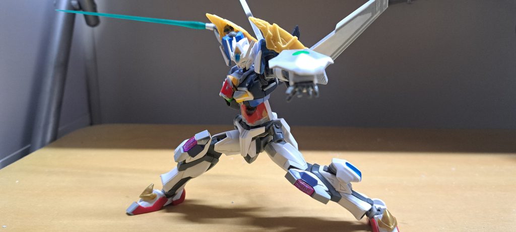 ビームサーベルを出して抜刀かっこいい🎵