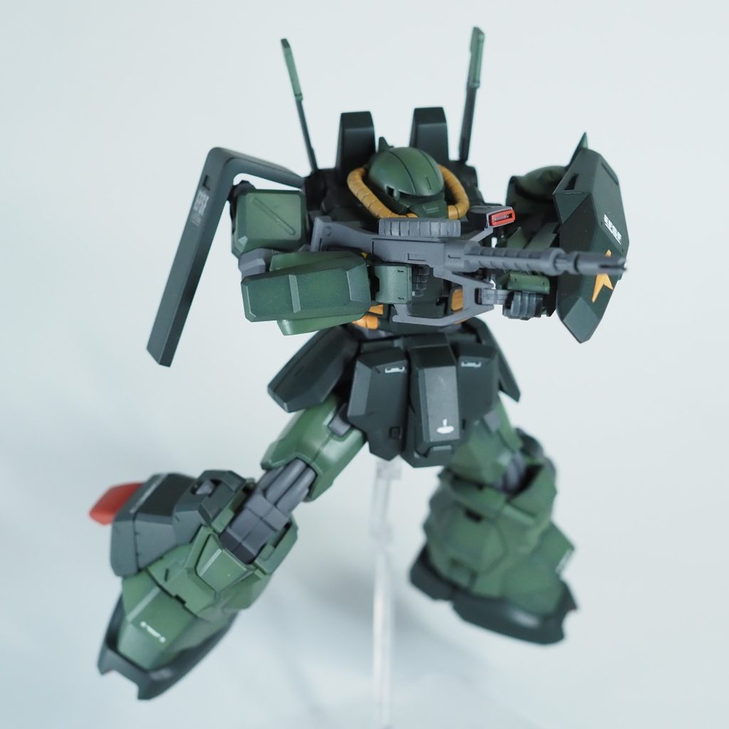 肩の可動が絶妙に遊びがなく思ったように動いてくれないのでここは手を入れてもよかったかもしれません&nbsp;