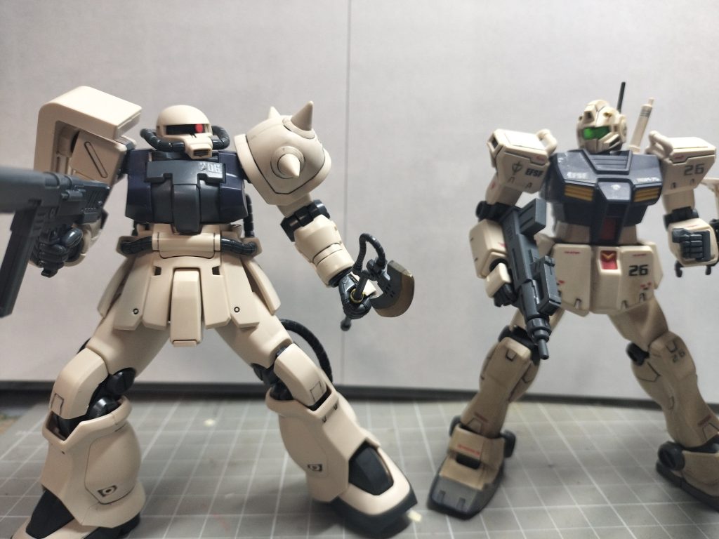 0083に登場する機体同士で。後期型ザクもいつか紹介したいな。ジオンカラーのやつ買わなきゃ