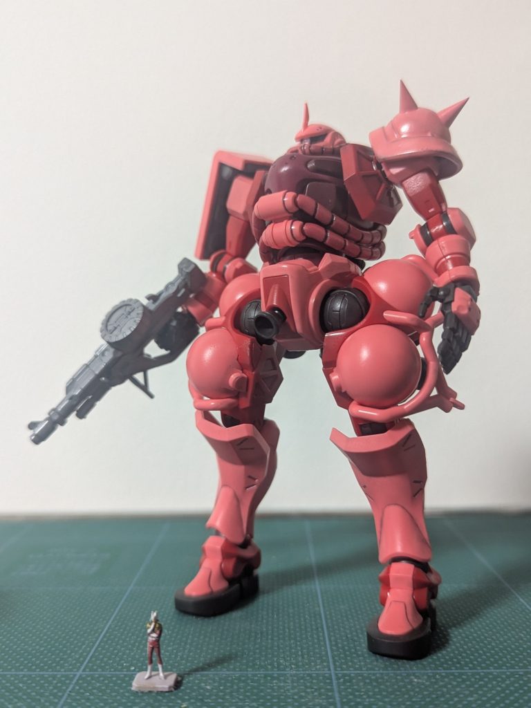 ザクかっこいいな！量産カラーも欲しくなります。胸目割りを墨入れブラック あとはグレーで墨入れとウェザリングをしました。&nbsp;