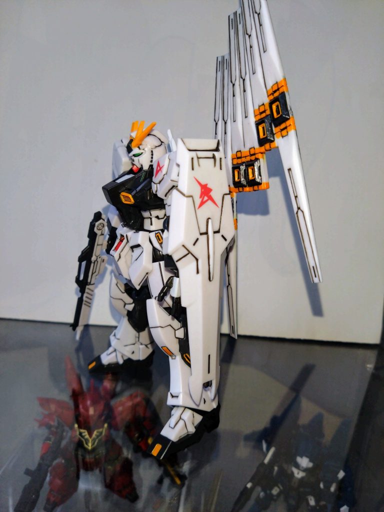 Mr.カラーはνダークブルー、バーニアにシルバー→GXメタルイエローを使用しました。