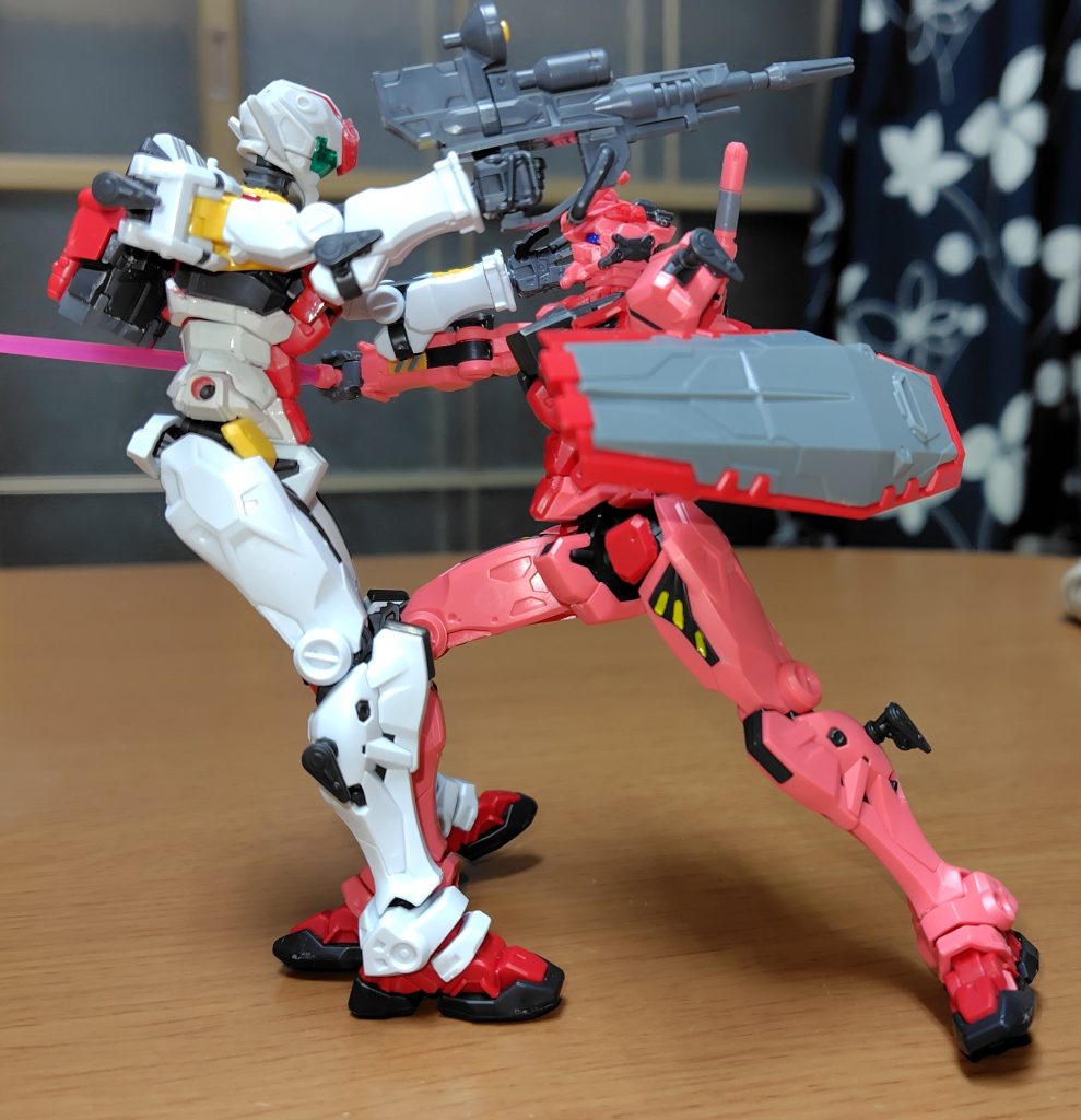 良く見た名シーン。正史ではシャアの赤いズゴックの爪に貫かれてる場面ですが、これはシャア駆る赤いガンダムのサーベルがジムの胴体を貫通してる場面です！