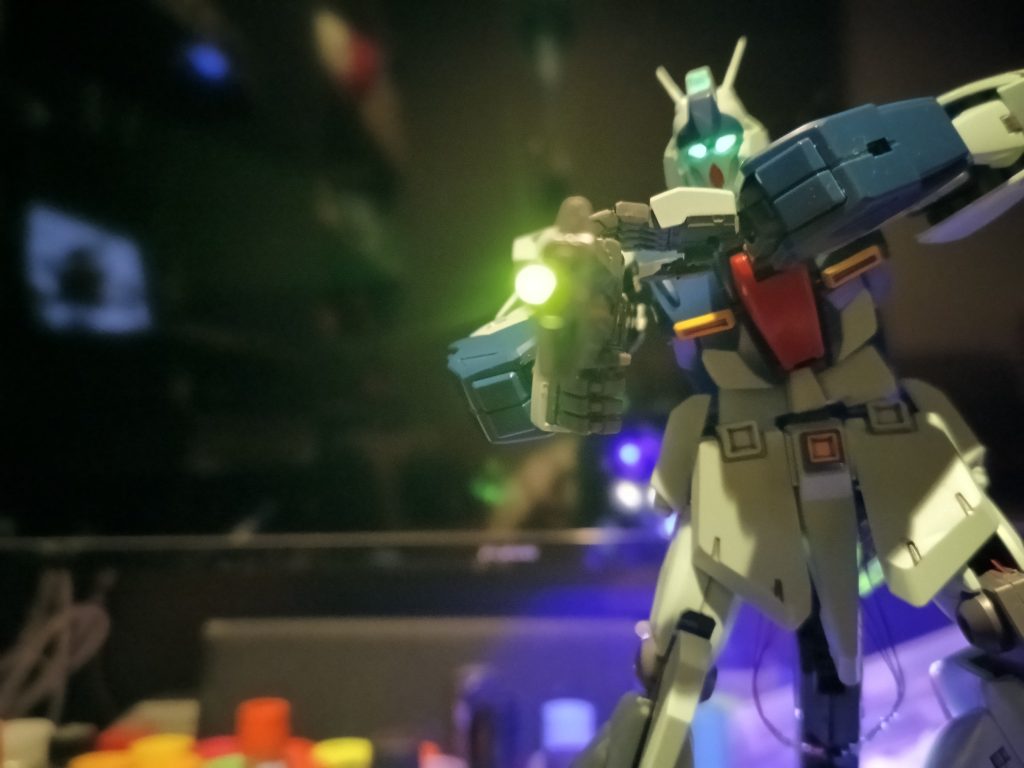 パッケージアート通りに銃口はイエロー☝️