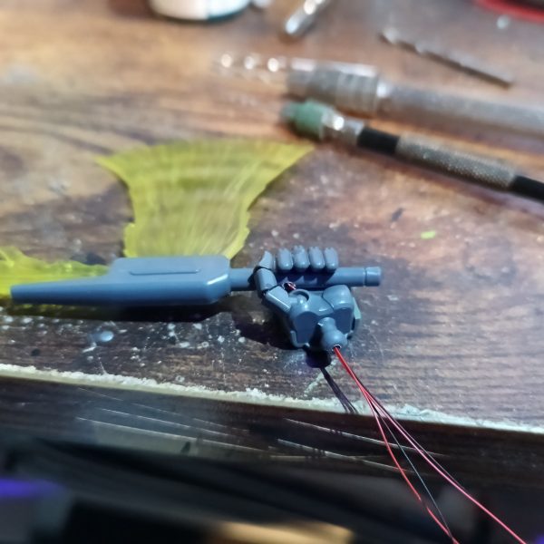 逆襲のシャアシリーズからギラ・ドーガ開始です👍特徴的なエフェクトパーツだったのでサーベルを持たせる事に😁👍小細工でアックス状態も👍‼️（3枚目）