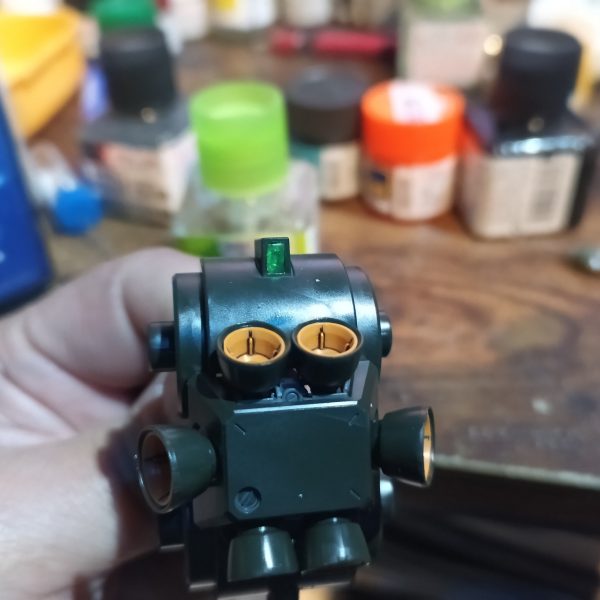 センサーはWAVEのクリアパーツに変更してグリーンを入れました☝️バーニアは6灯も😅💦何気にバーニア祭りになりそうな予感😅💦（4枚目）