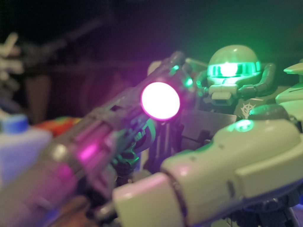 モノアイは今回グリーンにしてみましたが、ピンクの方がしっくりくる気がします😅💦