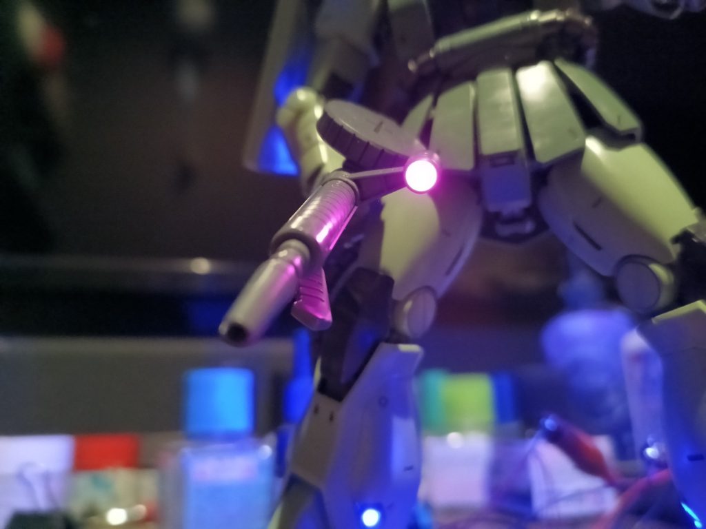 実弾系なので銃口は無しでスコープに入れてます👍