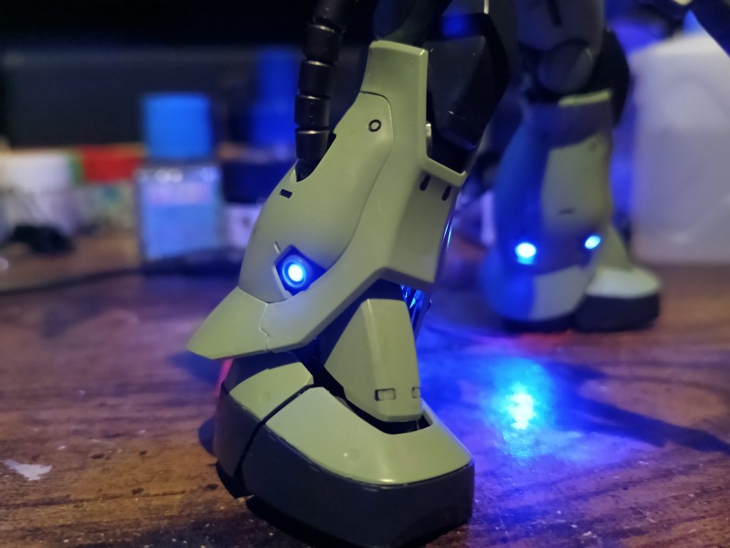 足首スラスターはブルー👍