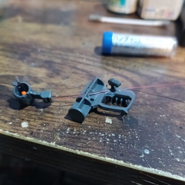 早くも今年5体目、MG プロトタイプグフ始動です😁前作がザクII ver.2.0のパーツ流用機体で、今作もかなり流用されてて記憶も新しいのでサクッと出来るかも😅💦（2枚目）