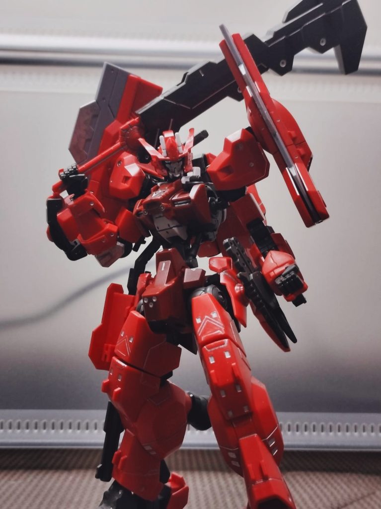 アスタロトオリジン鬼っぽさを消す為の試みとしてマスクを赤から白に変更してみましたが、全体的な印象はやっぱり鬼！