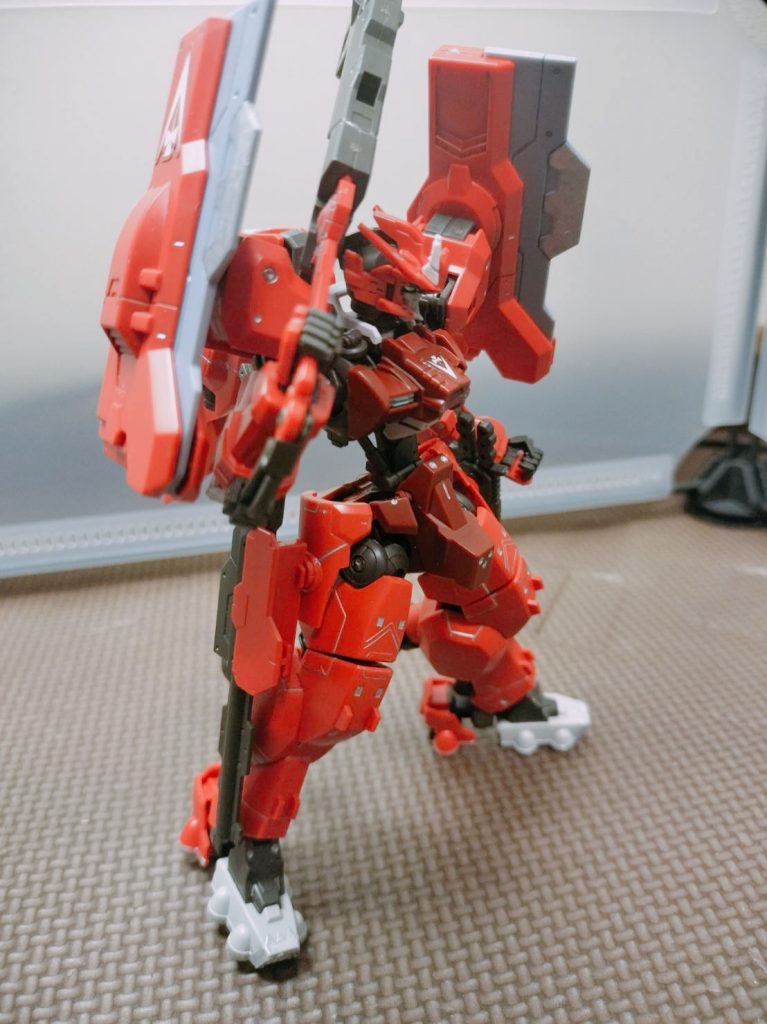 足前部を白にしてみましたが親和性低いので後日赤に戻そうと思います。