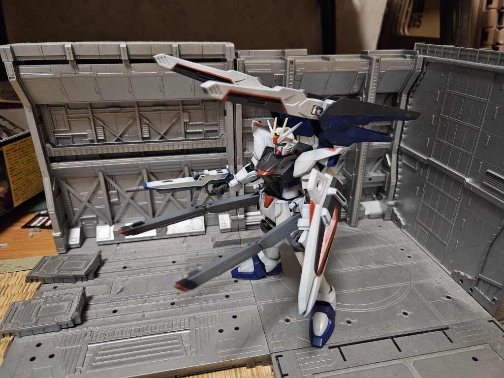 フルバースト、旧HGにハイマットフルバーストモードは無い、だから残念ながらコイツも…