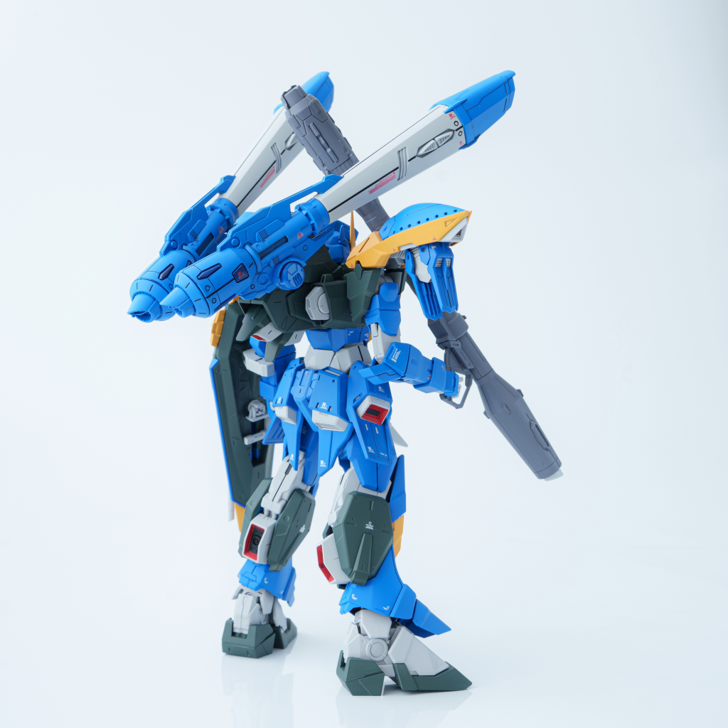 ラッカーとエナメルでの塗り分けはまだまだ練習が必要…