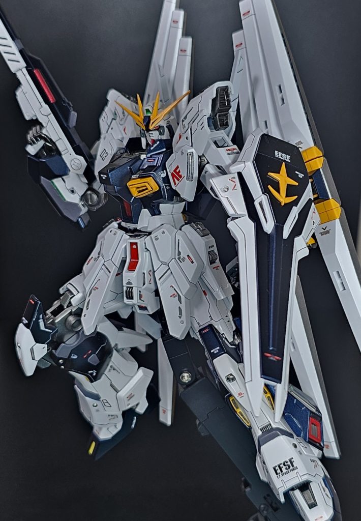 動くようになって分かったんですがシナンジュスタインとはいえもうかなり古い間接部なので開脚が苦手なんですね今度なにか作るときは可動域も考慮してみます