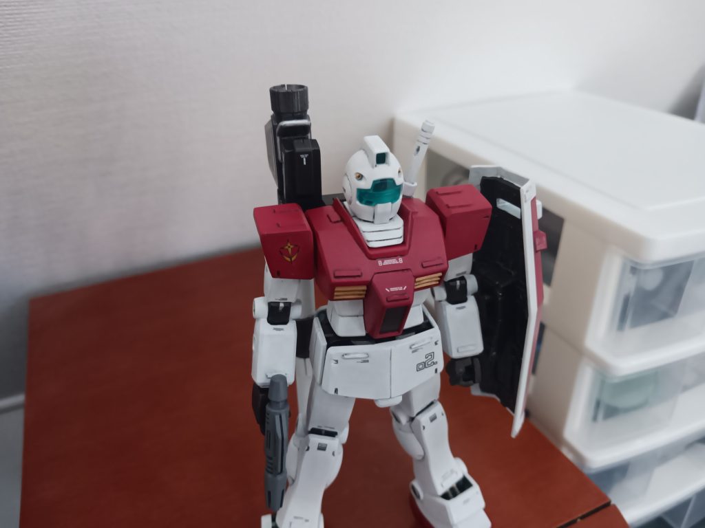 バズーカは積みから拝借、ラックはプラ板とジャンクパーツで作りました。