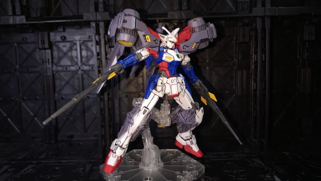 バックパックのビームランチャーは手に持たせることが可能。