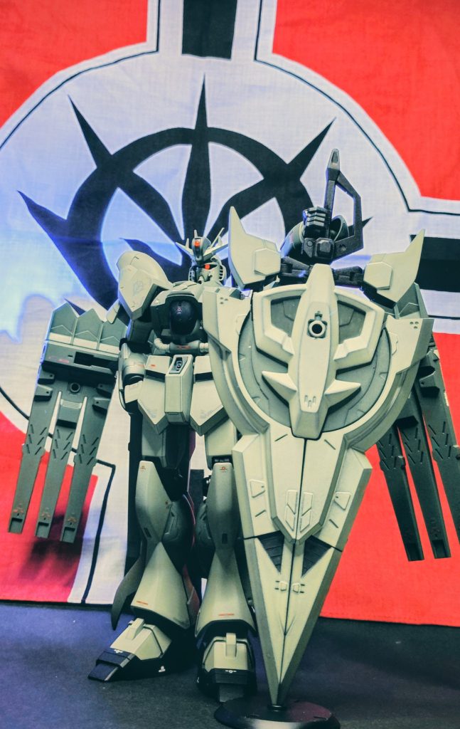 ツインアイは気に入らなかったのでHアイズでモノアイ風にしました