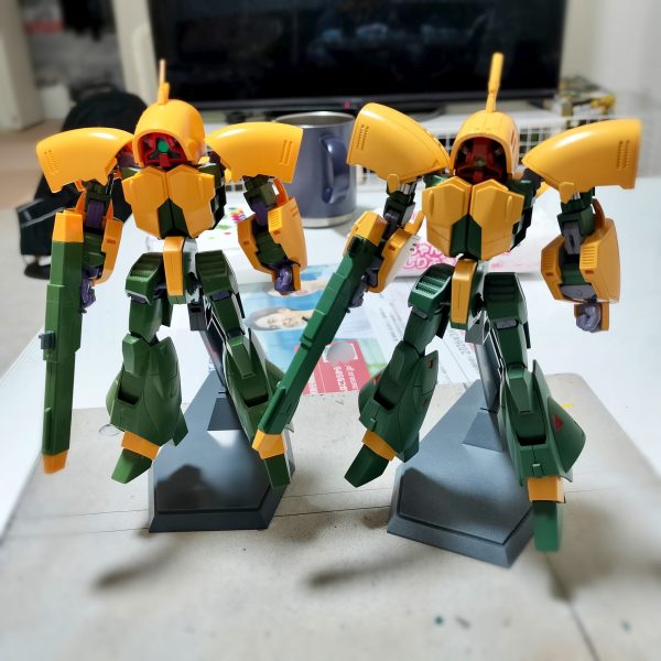 年末に作り始めたアッシマーちょこちょこイジってようやく基本塗装が終了しました。あとは部分塗装、デカール、少し汚して完成させます！ちょっとブラン機をイメージした改修をしたいですね。改修ポイント頭部角度とモノアイ、サブカメラ胸の厚み増し爪先の延長筋彫とか穴あけ、ランナータグから作ったプラ板貼り付け&nbsp;&nbsp;（2枚目）