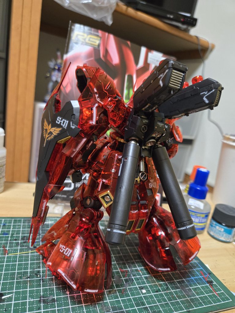 部分塗装はバーニアや内部フレームの塗り分けです。