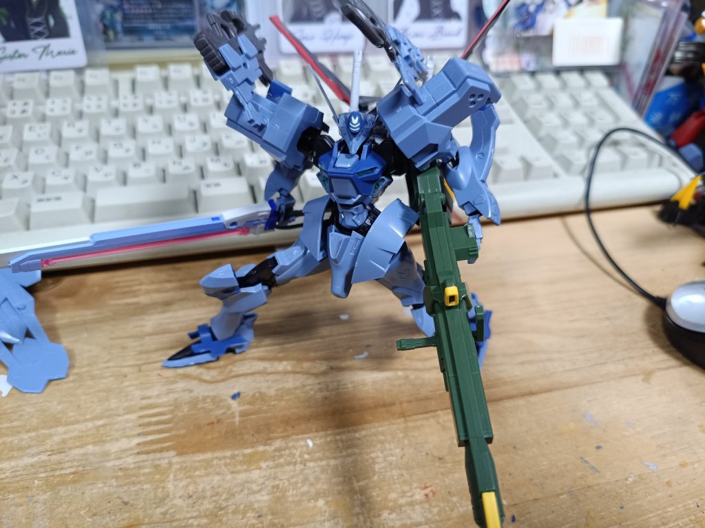 パーフェクト不知火　前との改造点はアグニを食玩からエントリーグレードへ交換エールはスラスターをエントリーグレードへ交換エール本体は食玩のまま　大型ソードはエントリーグレードに交換しました