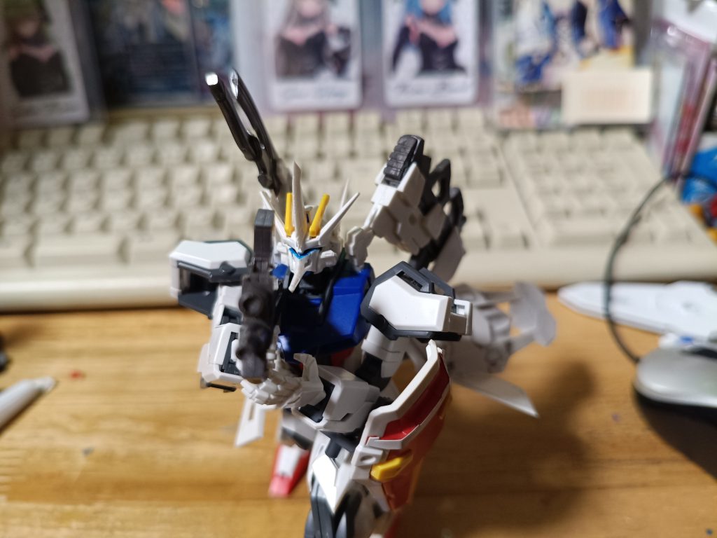 マヴラブの武器を構えたストライク　不知火より動く