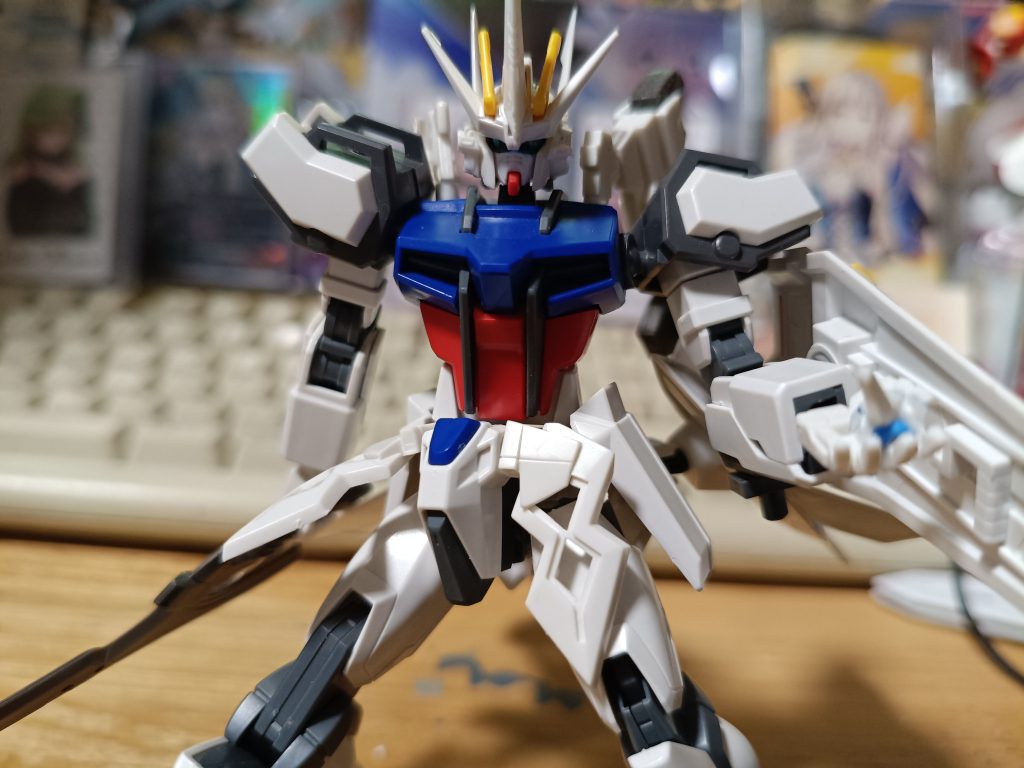 以上ですあとはこの機体を塗装する予定はあるんだけどヴァルキリーカラーに塗装する予定だたのに武御雷のパーツ使ってるから少し悩みますね白と青での塗装もありかも？