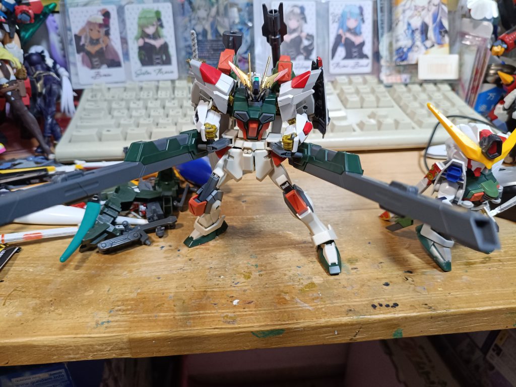 レイルガン構え　元々のボール軸は少し動かしたら折れそうだたのでレイルガンに穴を空けました