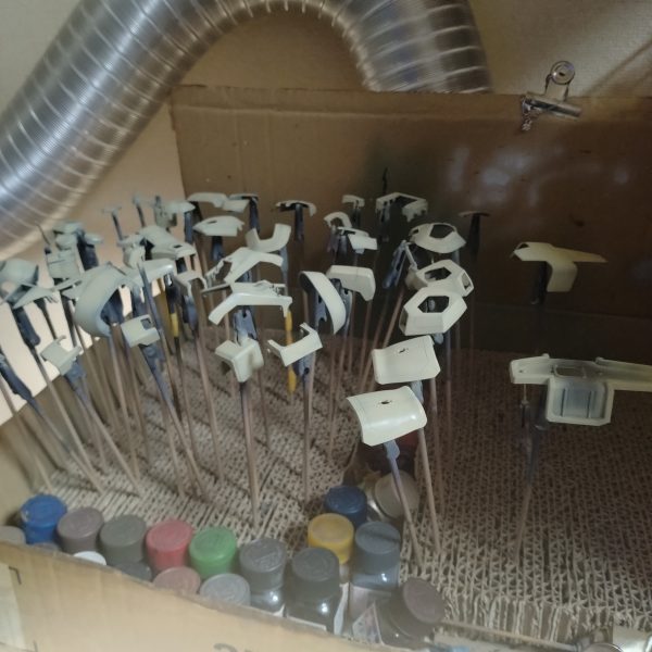 取り敢えず！メインカラーのサンドカラーが終わりました！😄次はグリーン系をやろうと思います！😀ちなみにいつものごとく塗装はリアルタイムです！（2枚目）