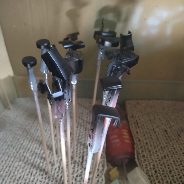 グリーン系とホワイトの塗装が終わりました！😄次はもう一つの濃ゆいグリーンと武器類の塗装をやってい行こうと思います！😀（2枚目）