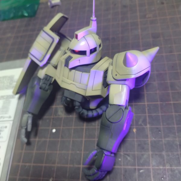 油断していたらめっちゃ寝てしまいました！普段から睡眠作用のある薬飲んでるので油断してちょっとうたた寝とかの感覚で寝ちゃうと！意志とは関係なくめっちゃ寝てしまうんです！😅取り敢えずは組み立てしてます！😄途中組み立て経過です！😀今回はこのまま組み立ててしまいますので、また後から組み立て完了画像を投稿します！😄（2枚目）