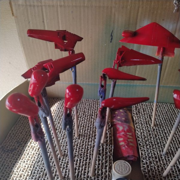 取り敢えず1回目の基本色の外装塗装が終わりました！😄乾燥したら今日はもう1回吹かして本日の塗装は終わりにして明日まで乾燥させます！そして明日、その次は墨入れ、デカール作業して！その先からがやっと今回の目的の鏡面仕上げ作業に入って行くので！この作業からが苦行になってきます！😄😄取り敢えず！2回目を吹かしたら画像アップします！😄（2枚目）