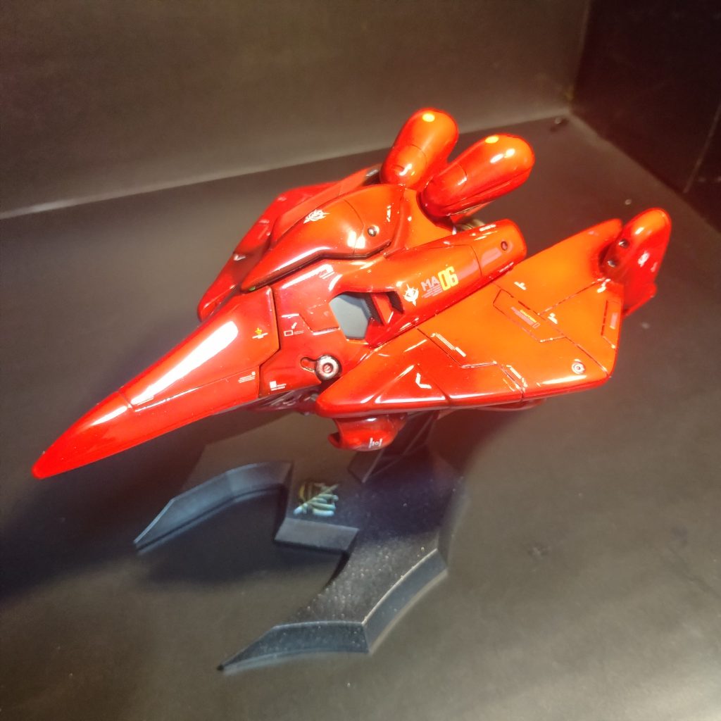 ライトをあてると下地をオレンジにしてハイライト入れた意味が分かって頂けると思います！😄