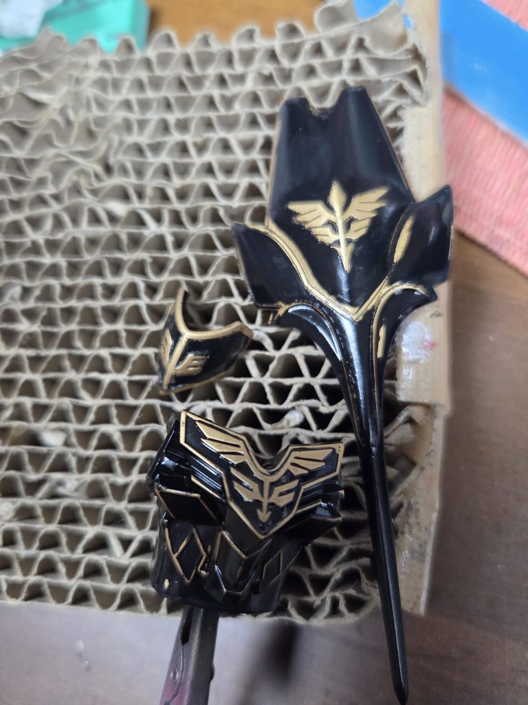 今回の作品の肝は、このエングレービング塗装に尽きるでしょう。