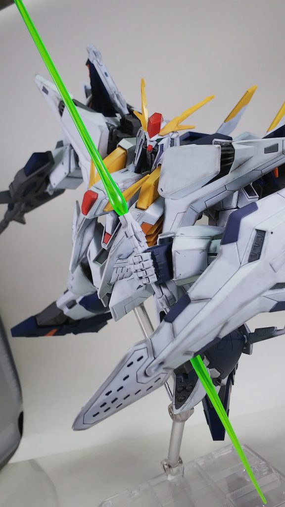 まだガンプラ初めた頃のだからなぁ…デカールぐらい追加しようかしら？それとも、もう１個買って塗装しようか…