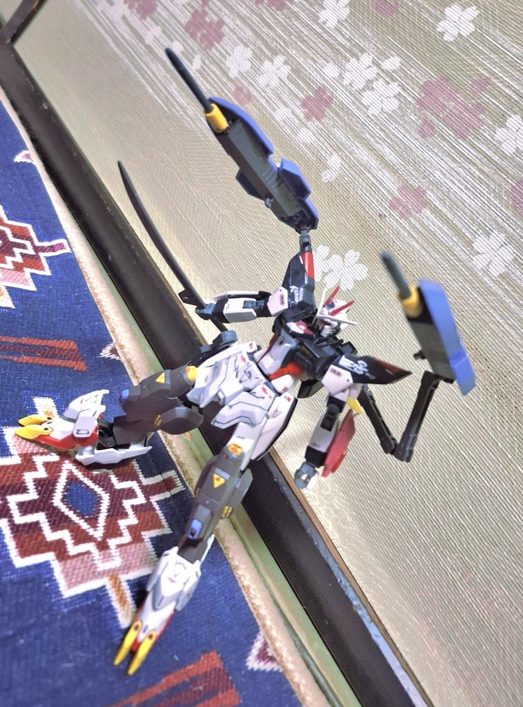 独立射撃改修型　ダインスレイヴ(ポーズ中、台座の根本が折れました…)