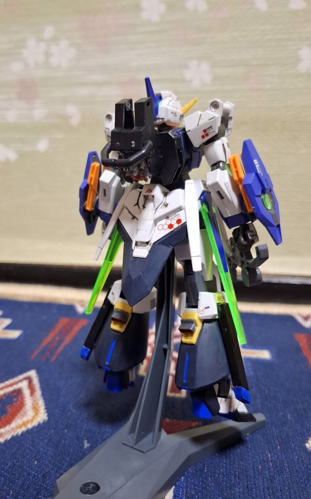 後ろバックパックを専用物に改造接着。