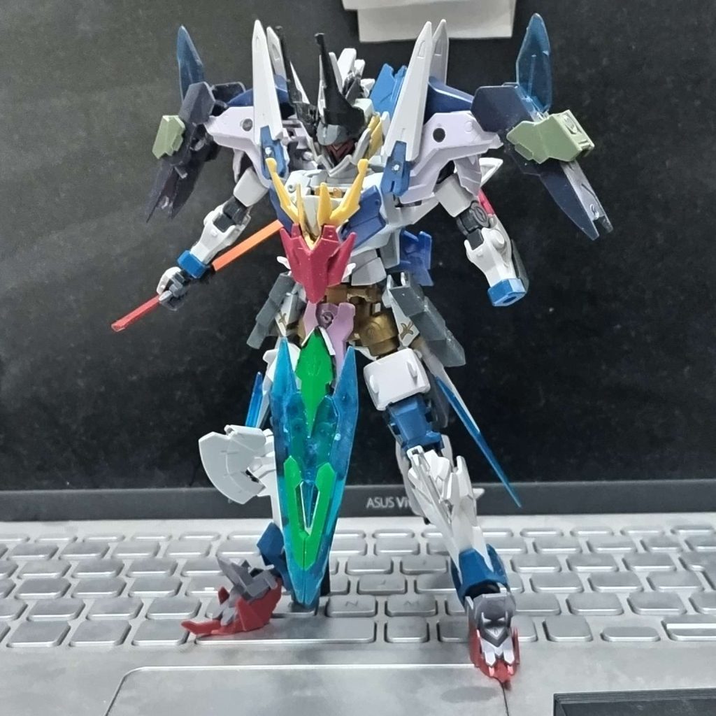 ほぼ形になった状態です。頭はザウォートヘビィにバクゥハウンドの角を付けて作りました。