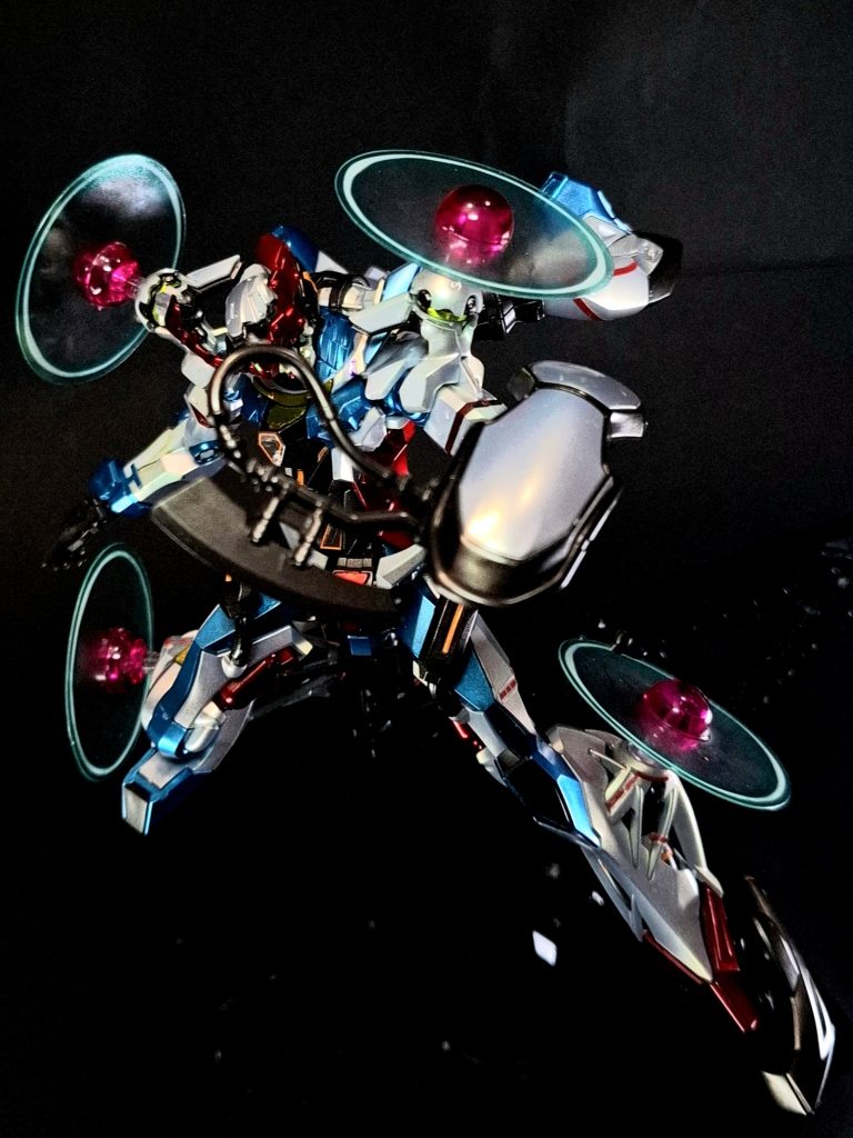 トメノスケ・ヒート・ホーク民間系サプライヤーがザクの装備するヒート・ホークを模して製造した模造品。アマテがポメラニアンズ所属のザクの装備をとっさに拾って使用し、以降のクランバトルではこれを主兵装として使用した。