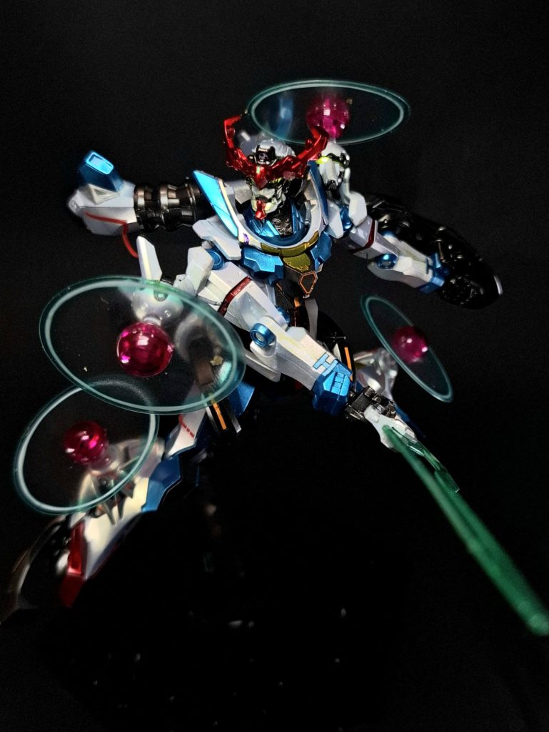 エンディミオン・ユニットオメガ・サイコミュのコアであり、機体の頭部に搭載された特殊機構。その正体は、シャロンの薔薇と同じく「向こう側」から来た超科学的なオブジェクトである。ある人物の思念とニュータイプ能力が鋳込まれており、搭乗者のニュータイプ能力に反応して発動するシステムとなっていた。