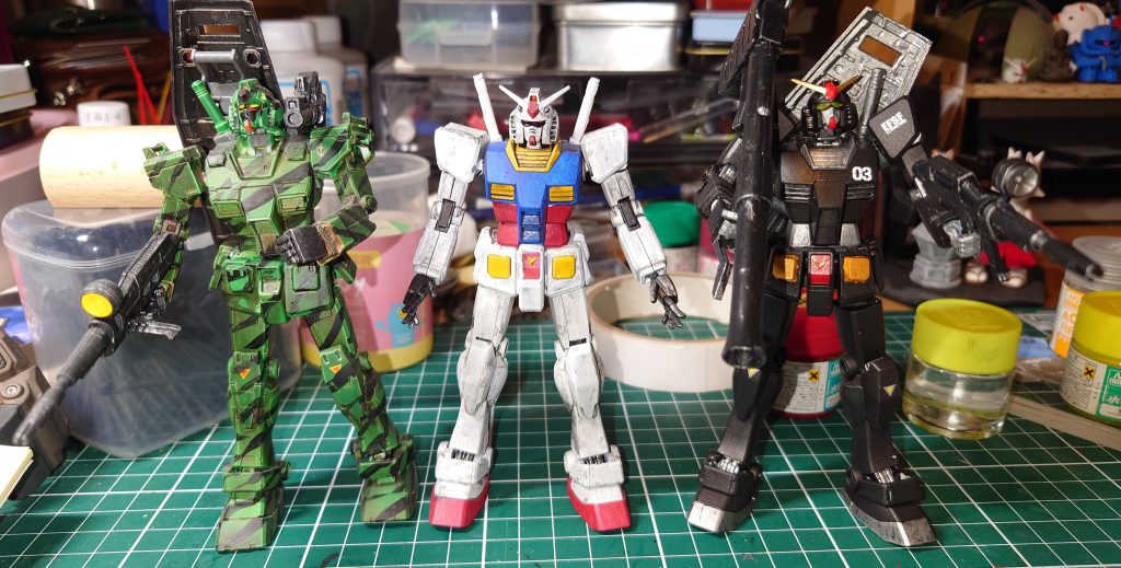 作品名：我が家のガンダム達<p>　ここ1年の間に作ったガンダムを並べてみました 左からガンダムコマンドー、ガンダム（配布キット）、ヘヴィメタルガンダム 　それぞれ解釈の違うガンダムで、どれが良い悪いは言えません　EGガンダムがあるから、ストレートに組ん [&hellip;]</p>
