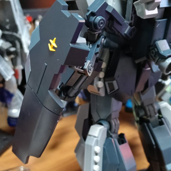 シールド装着出来るよう小改造しました。（3枚目）