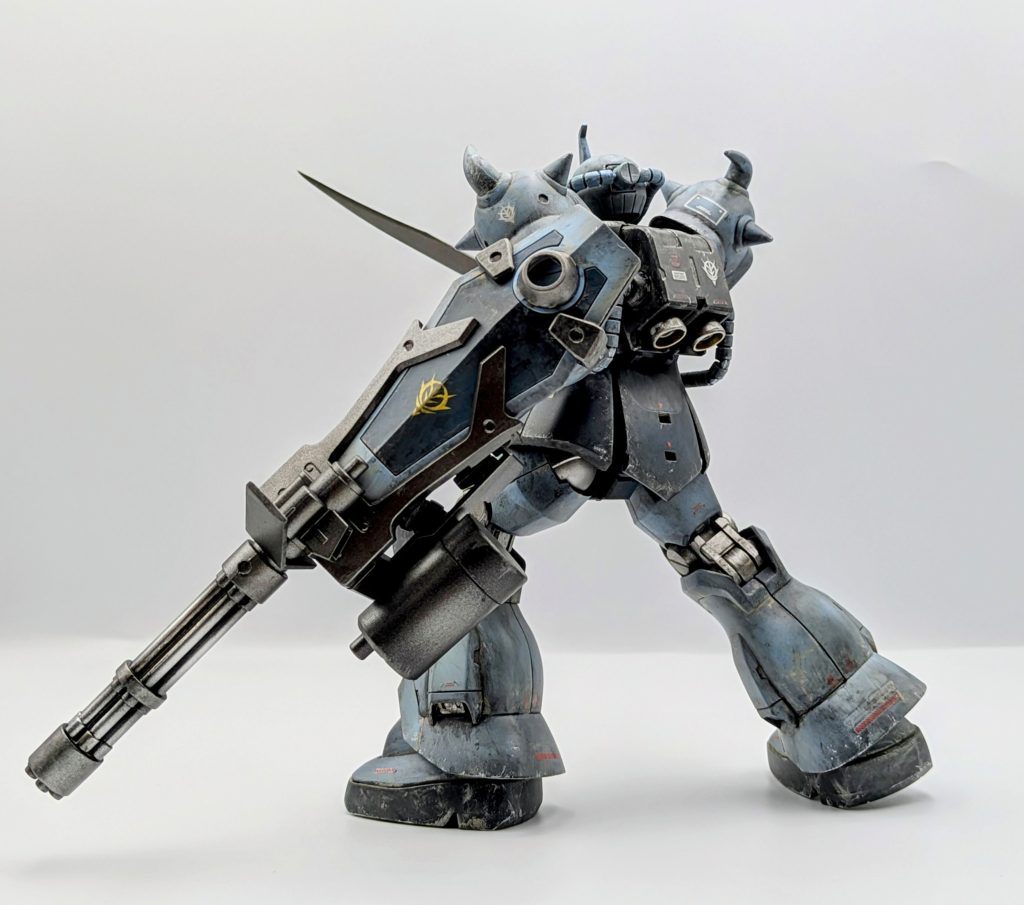 本体はともかく武器類は黒残し塗装が効いています。