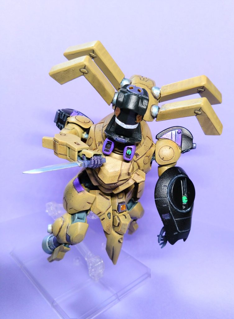 ヒートナイフ。対ビームコーティングが施されており、ビームシールド持ち機体へも有効。『ナイフの取り扱いは、サーカス団団長の基本的たしなみですぞ?』