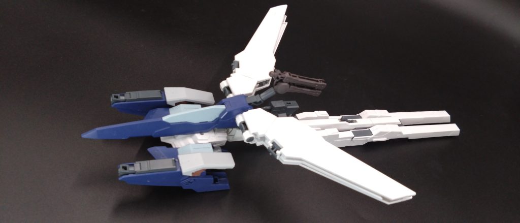 製作工程戦闘機使用したのはビルドファイターズトライのライトニングバックウェポンと主体にいろんなジャンクをミキシング