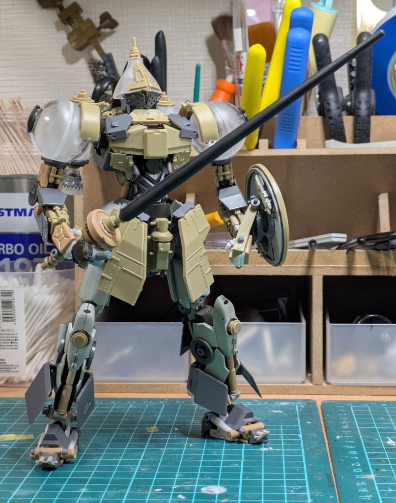 サフ前頭部や肩パーツもダイソーです