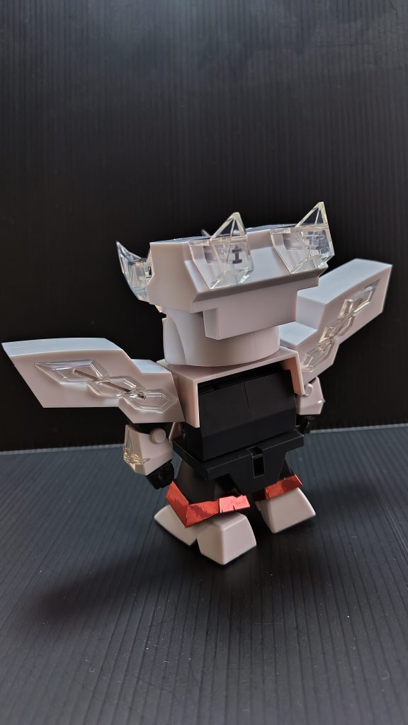 石像は白晶の機甲神だった！–3枚目/制作者：AKI