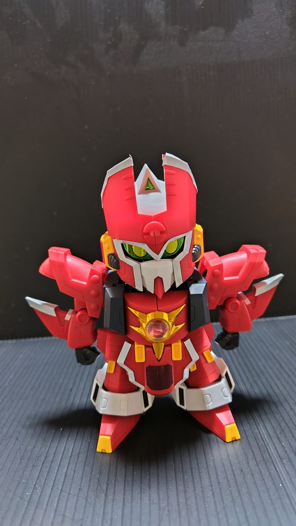 先ずはエルガイヤーのツノと羽根を外し……